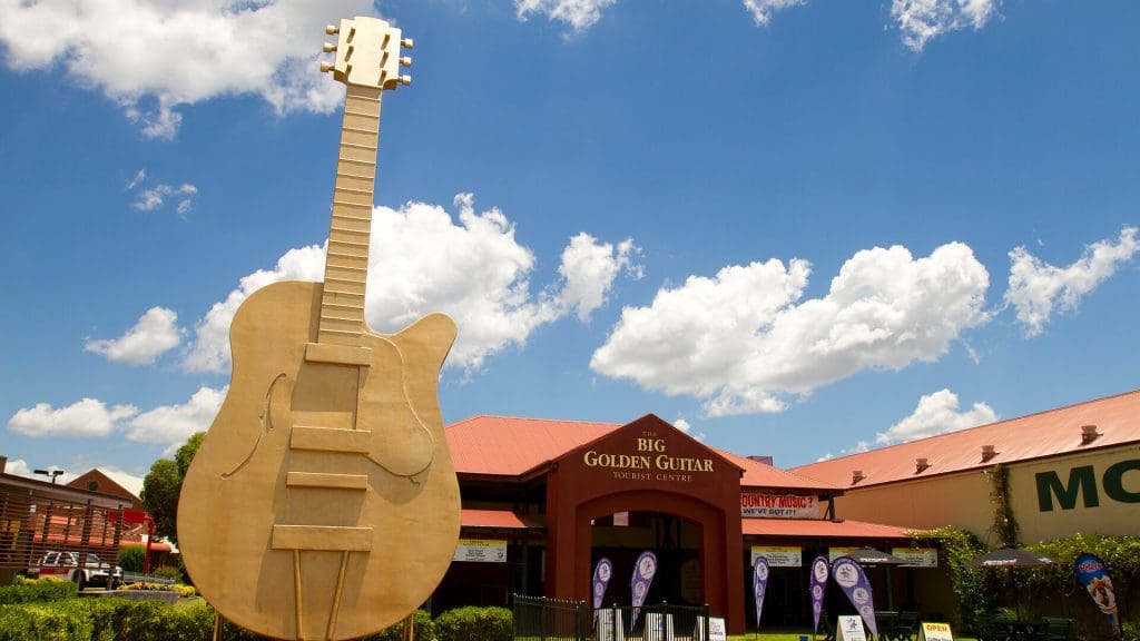 Tamworth Visitor Information Centre at Big Golden Guitar